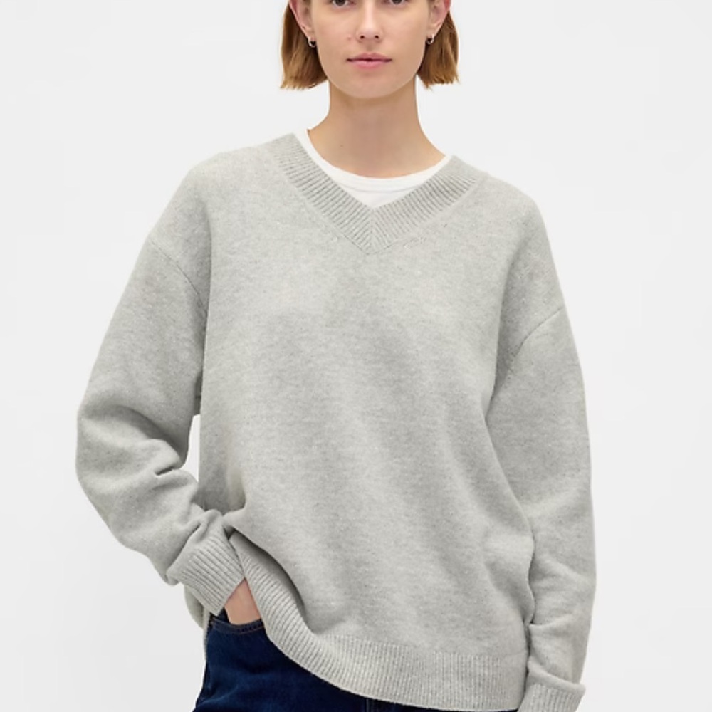 Gap v neck sweater